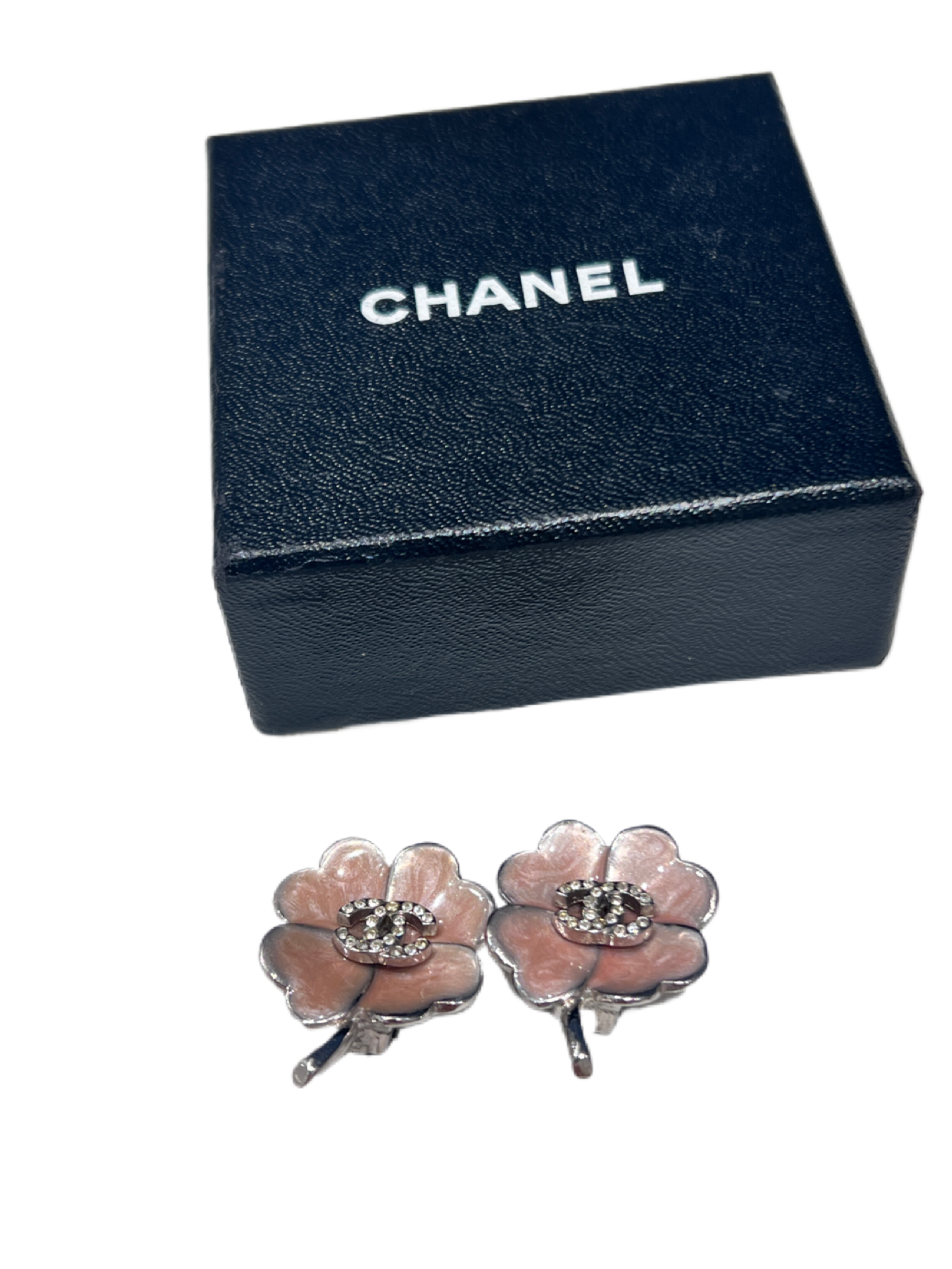 Chanel Vintage Pink clove clip-on earring